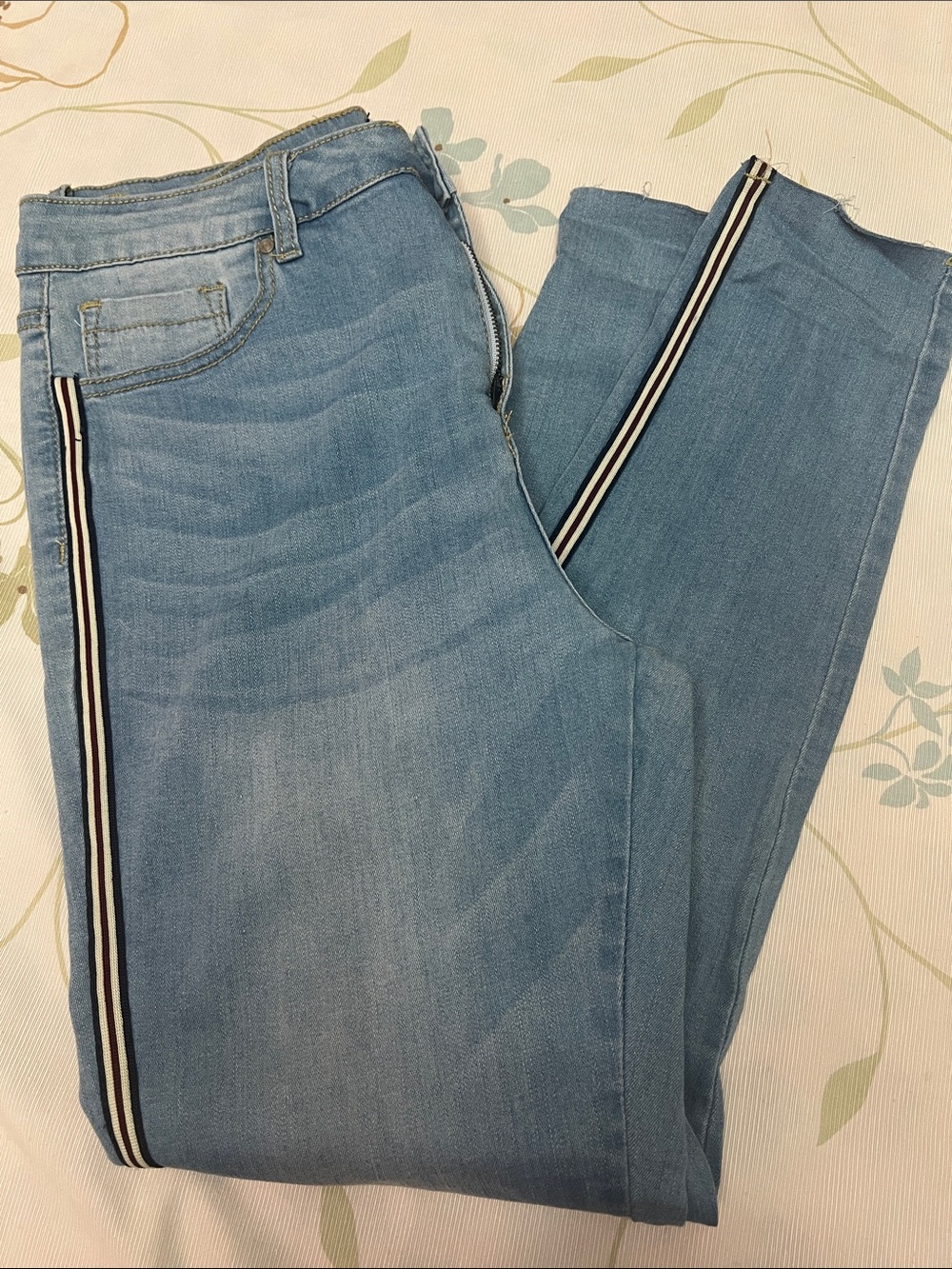 Light Blue Women's Side-Stripe Jeans